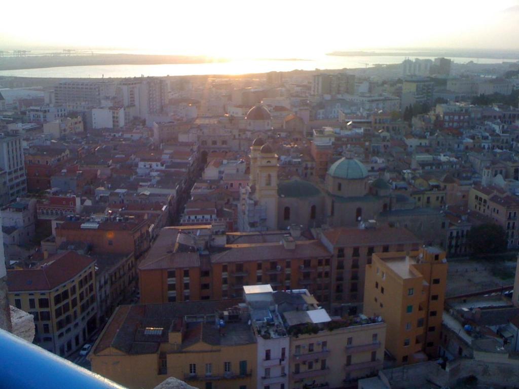 Studio Apartments Centro Storico Via Manno Cagliari Eksteriør bilde